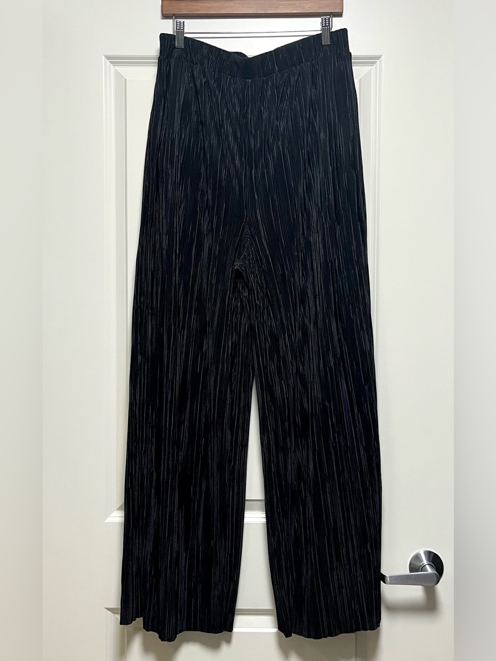 EUC Banana Republic Wide Leg Plisse Sloan Dress Pant Pockets Flowy Lined Black L - Picture 3 of 9